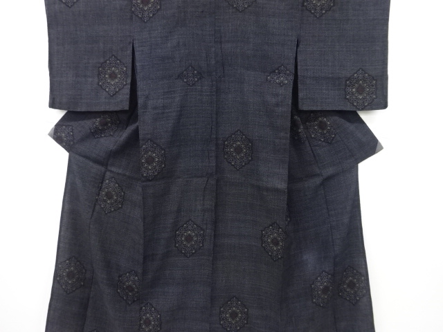 アンティーク　重要無形文化財本場結城紬80亀甲華紋織り出し単衣着物